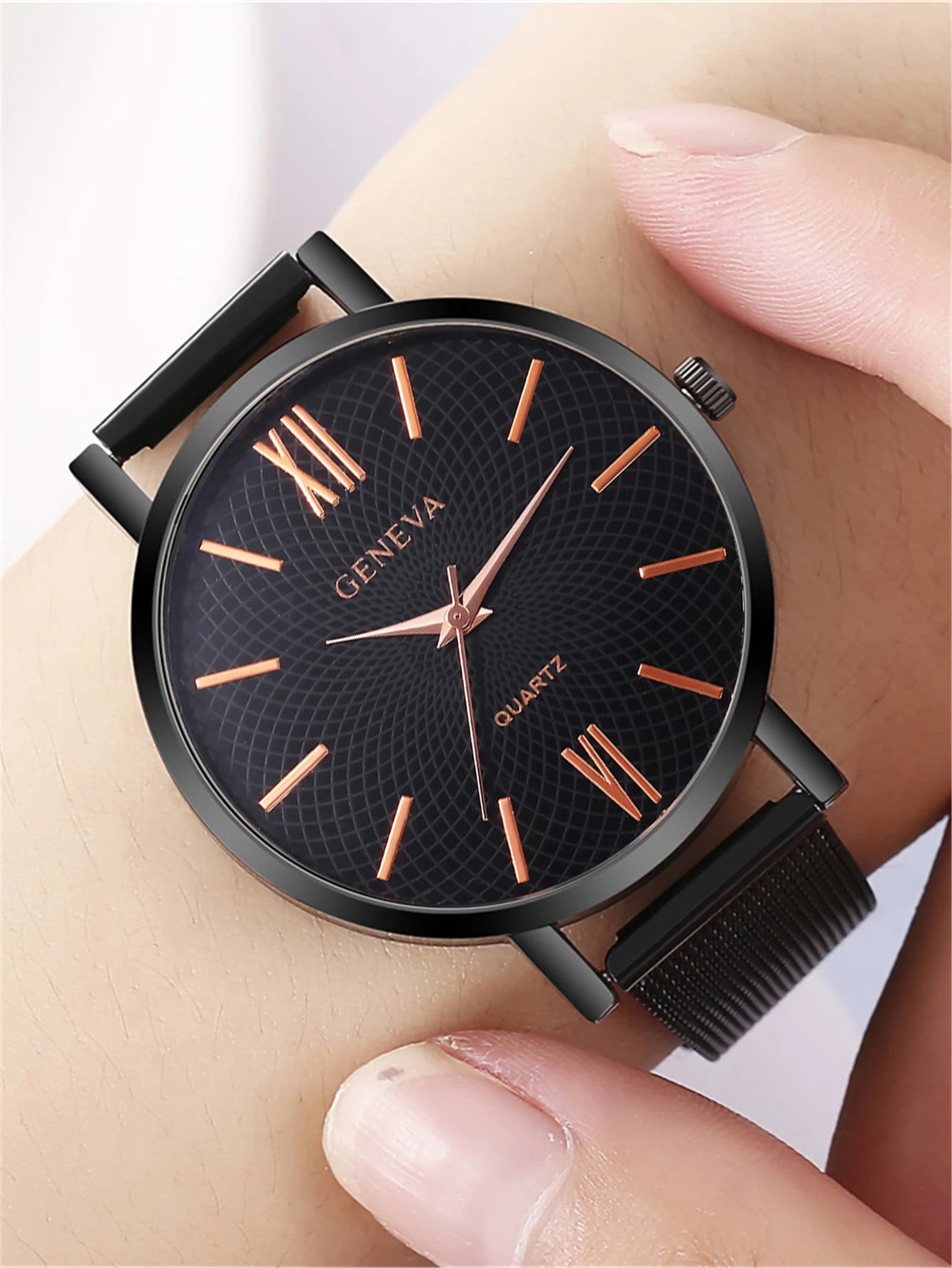 New Womens Fashion Simple Watch 