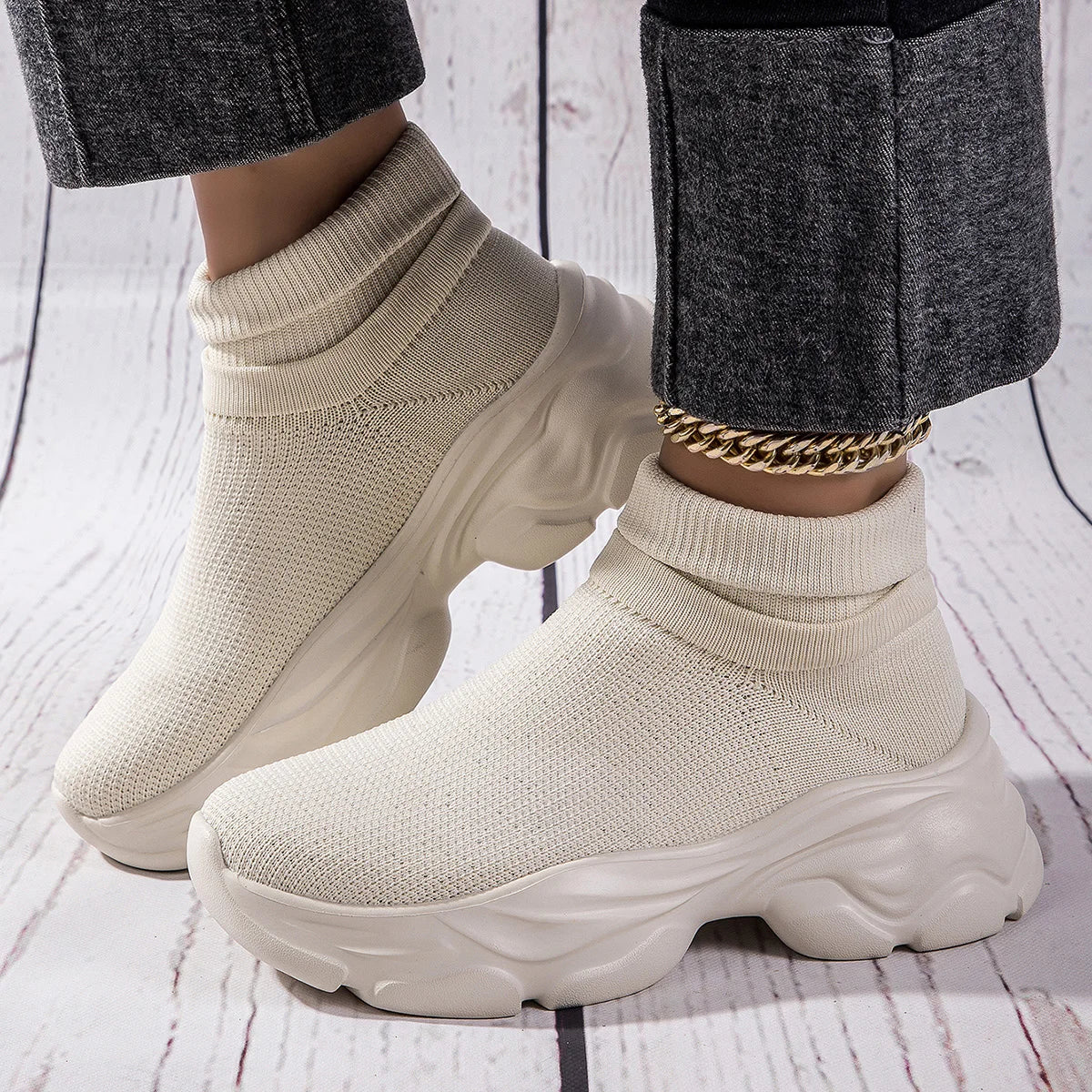 WOMEN'S BREATHABLE SNEAKERS