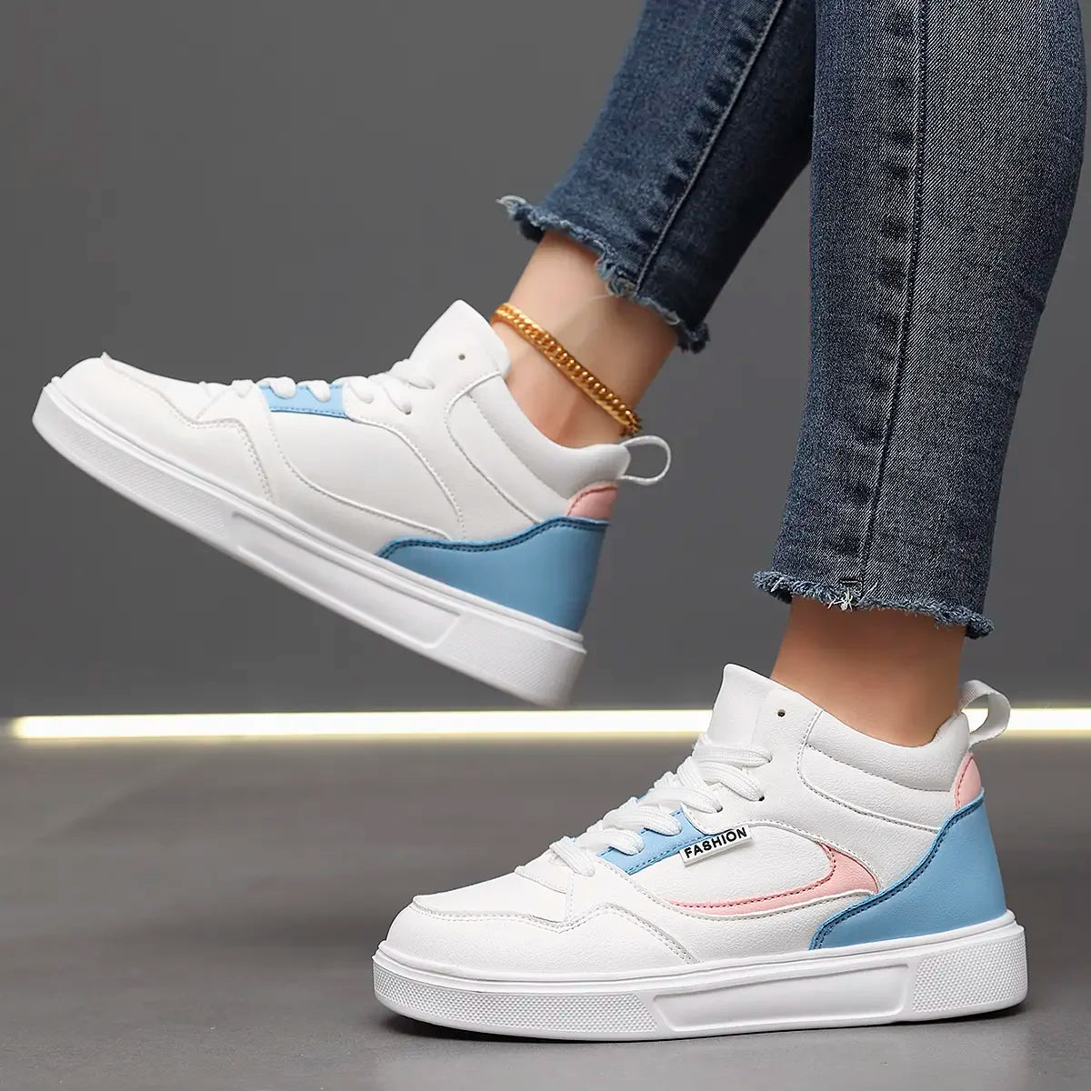 New women's stylish and comfort sneakers